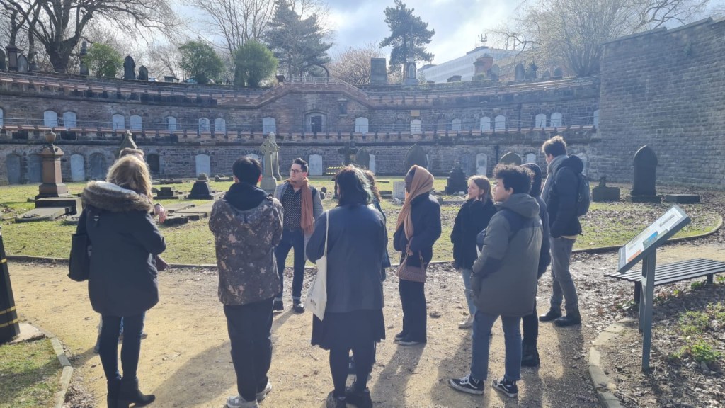 UvA Cultural Exchange Ambassadors, and UoB EDI Student Ambassadors take part in a graveyard tour exploring Birmingham's LGBTQ+ history. 